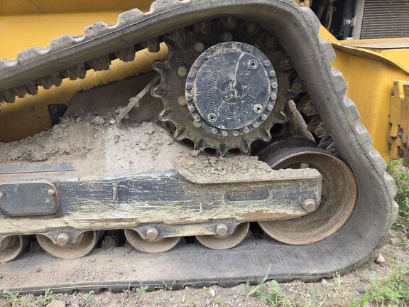 2023 John Deere 333G