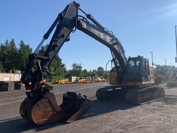 2014 John Deere 245G LC