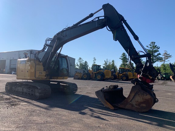 2014 John Deere 245G LC