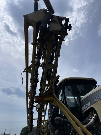 Photo of 2008 Ag-Chem RoGator SSC1074