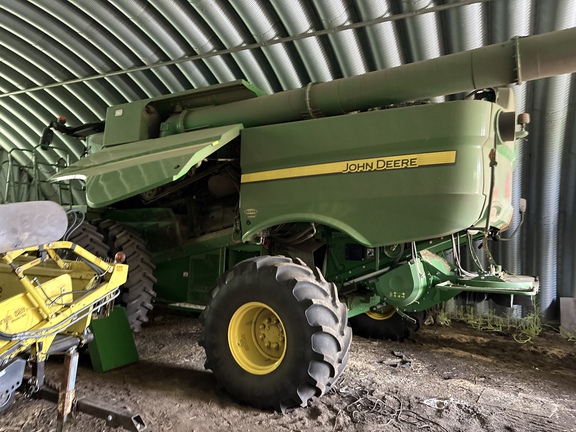 Used 2019 John Deere S780 Combines at Horizon Ag & Turf in Lloydminster, AB - Photo7