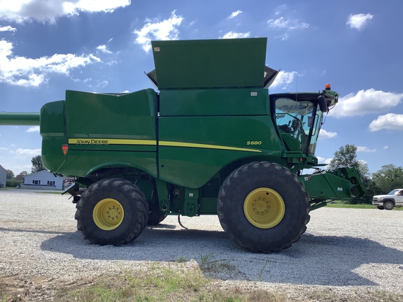 Photo of 2014 John Deere S680