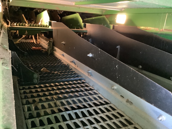 Photo of 2014 John Deere S680