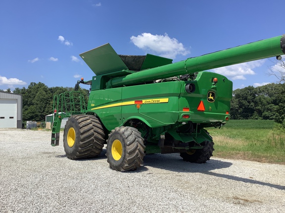Photo of 2014 John Deere S680