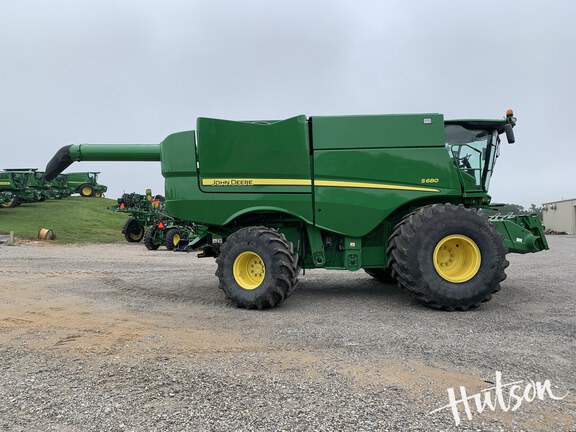 Photo of 2014 John Deere S680