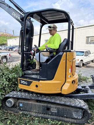 2022 John Deere 35G