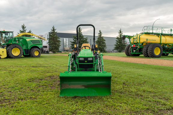 Used 2023 John Deere 2025R Compact Utility Tractors at Horizon Ag & Turf in Westlock, AB - Photo3
