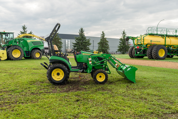 Used 2023 John Deere 2025R Compact Utility Tractors at Horizon Ag & Turf in Westlock, AB - Photo2