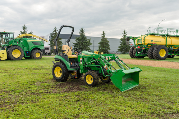 John Deere 2025R