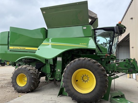 2017 John Deere S690 - Photo35