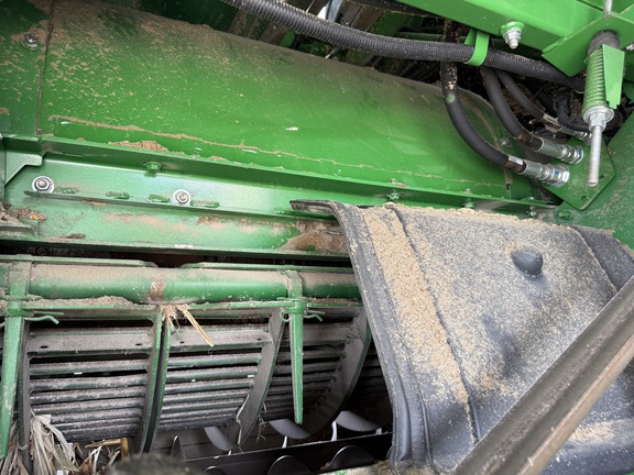 2017 John Deere S690 - Photo32