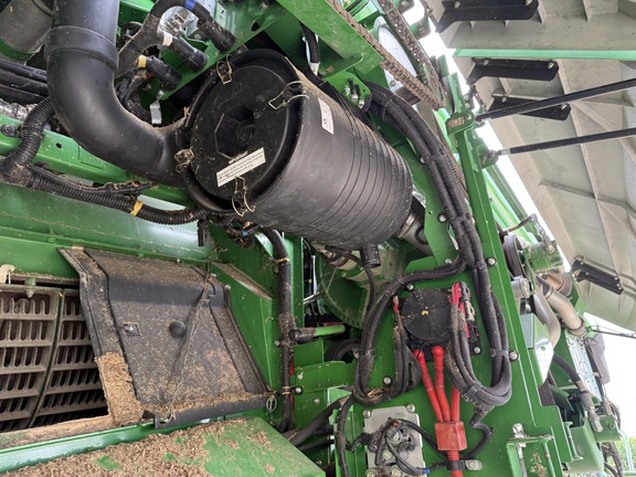 2017 John Deere S690 - Photo13