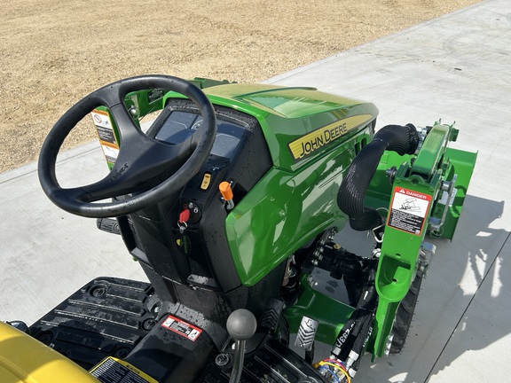 Used 2025 John Deere 1023E Compact Utility Tractors at Horizon Ag & Turf in Barrhead, AB - Photo7