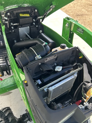 Used 2025 John Deere 1023E Compact Utility Tractors at Horizon Ag & Turf in Barrhead, AB - Photo8