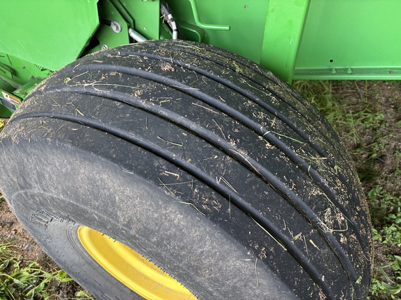 Used 2017 John Deere 569 Round Balers at Horizon Ag & Turf in St. Paul, AB - Photo3