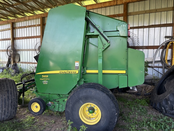 Used 2017 John Deere 569 Round Balers at Horizon Ag & Turf in St. Paul, AB - Photo1