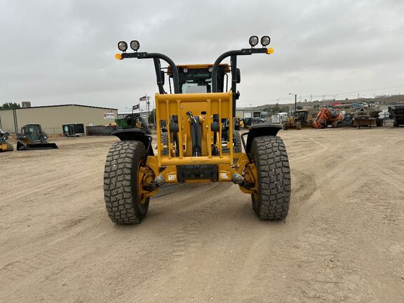 2023 John Deere 772G