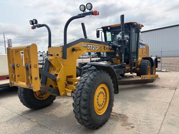 Photo of 2019 John Deere 772G