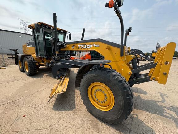 2019 John Deere 772G