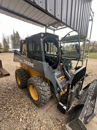 Used 2017 John Deere 324E Skid Steer Loaders at Horizon Ag & Turf in Edmonton West, AB - Photo2