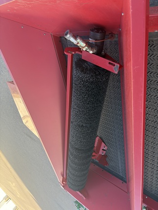 Used 2007 TYCROP Quick Pass 300 Pull Type Topdresser Attachments for Golf and Turf at Horizon Ag & Turf in Calgary, AB - Photo8