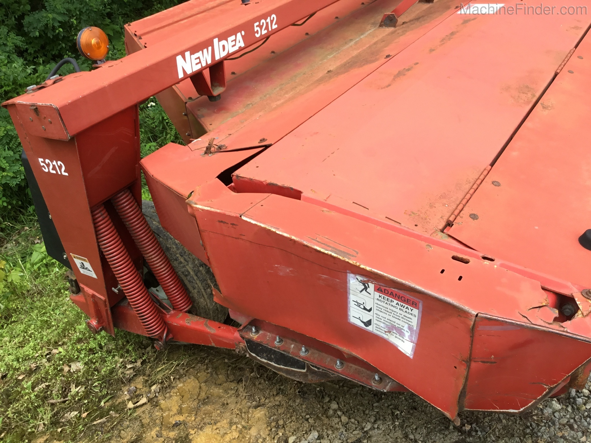 2002 New Idea 5212 Image 4
