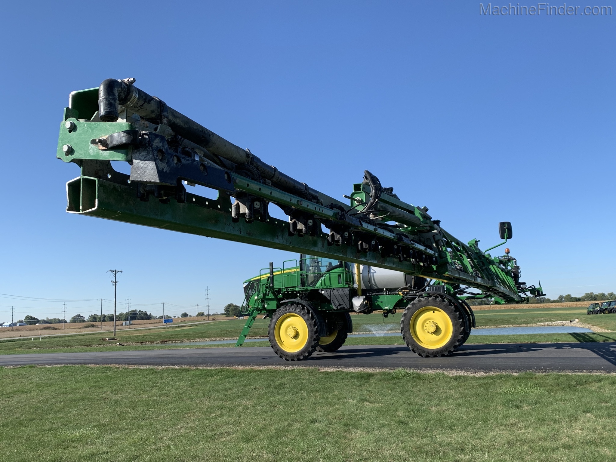 2019 John Deere R4030 Image 17