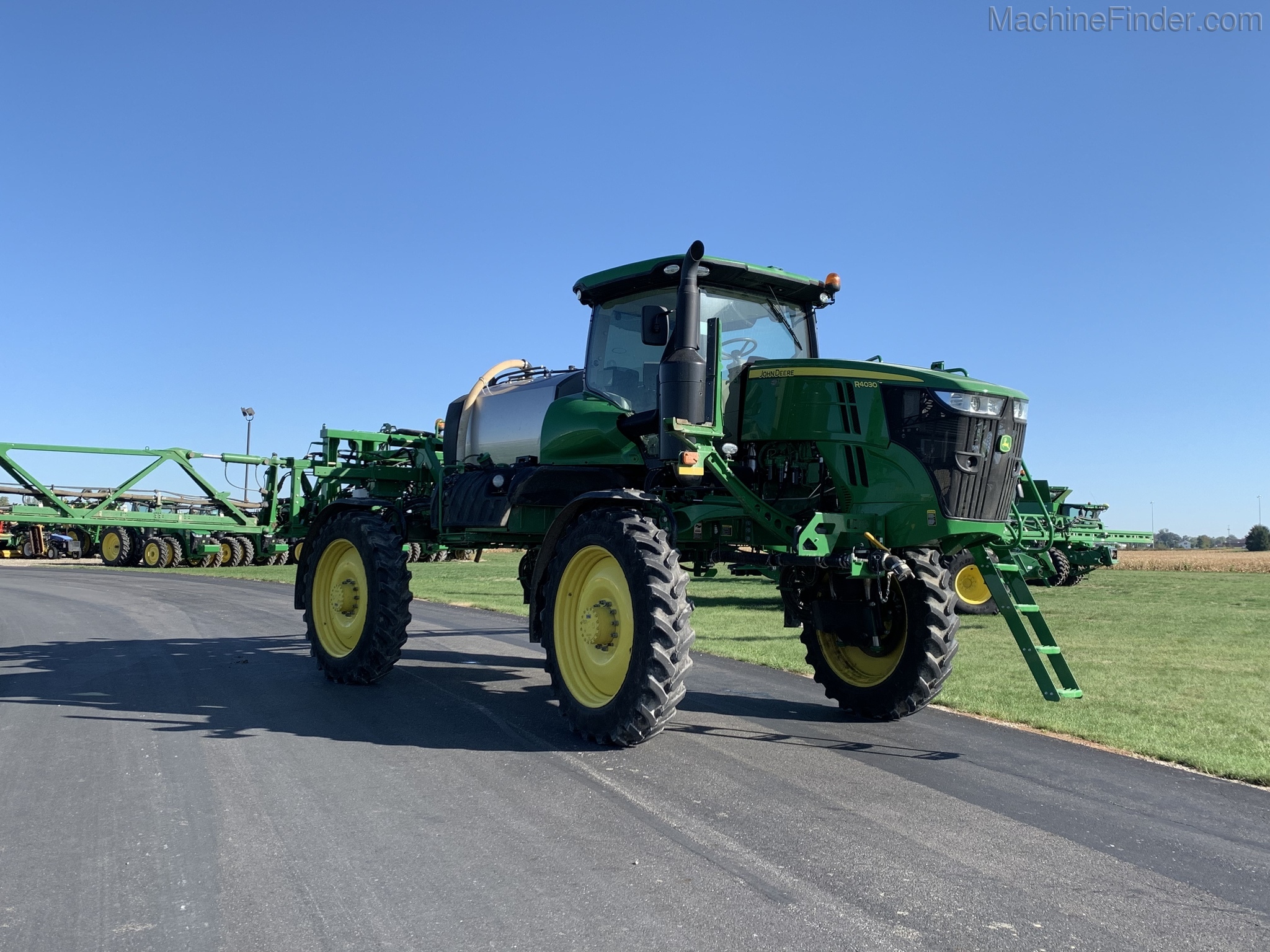 2019 John Deere R4030 Image 19