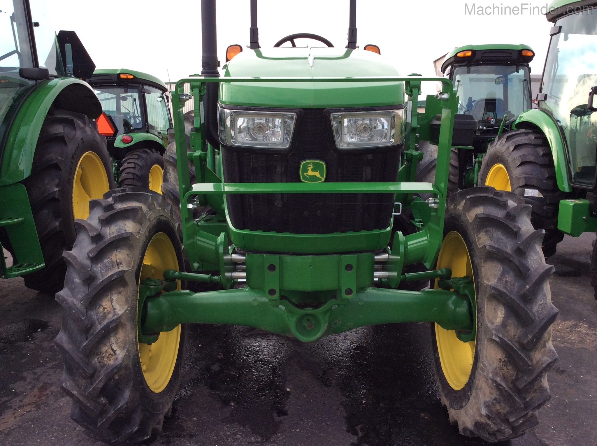 2018 John Deere 5075E Image 6