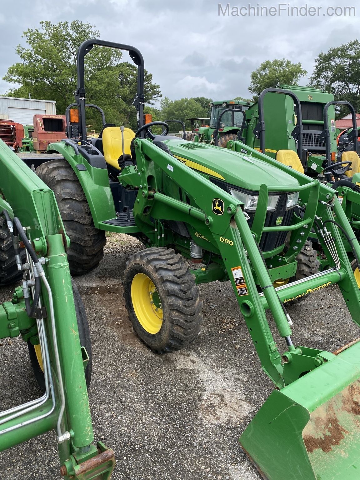 2017 John Deere 4044M Image 1