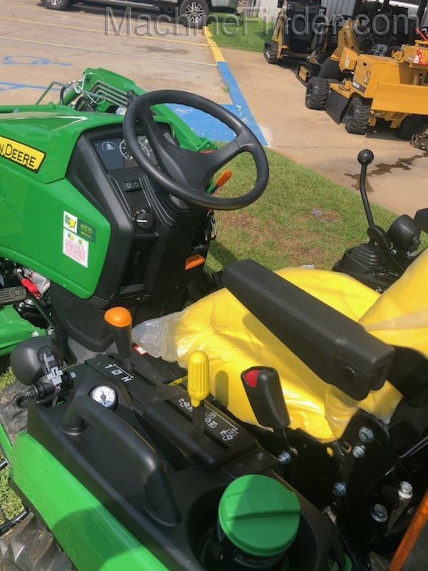 2020 John Deere 2025R Image 6