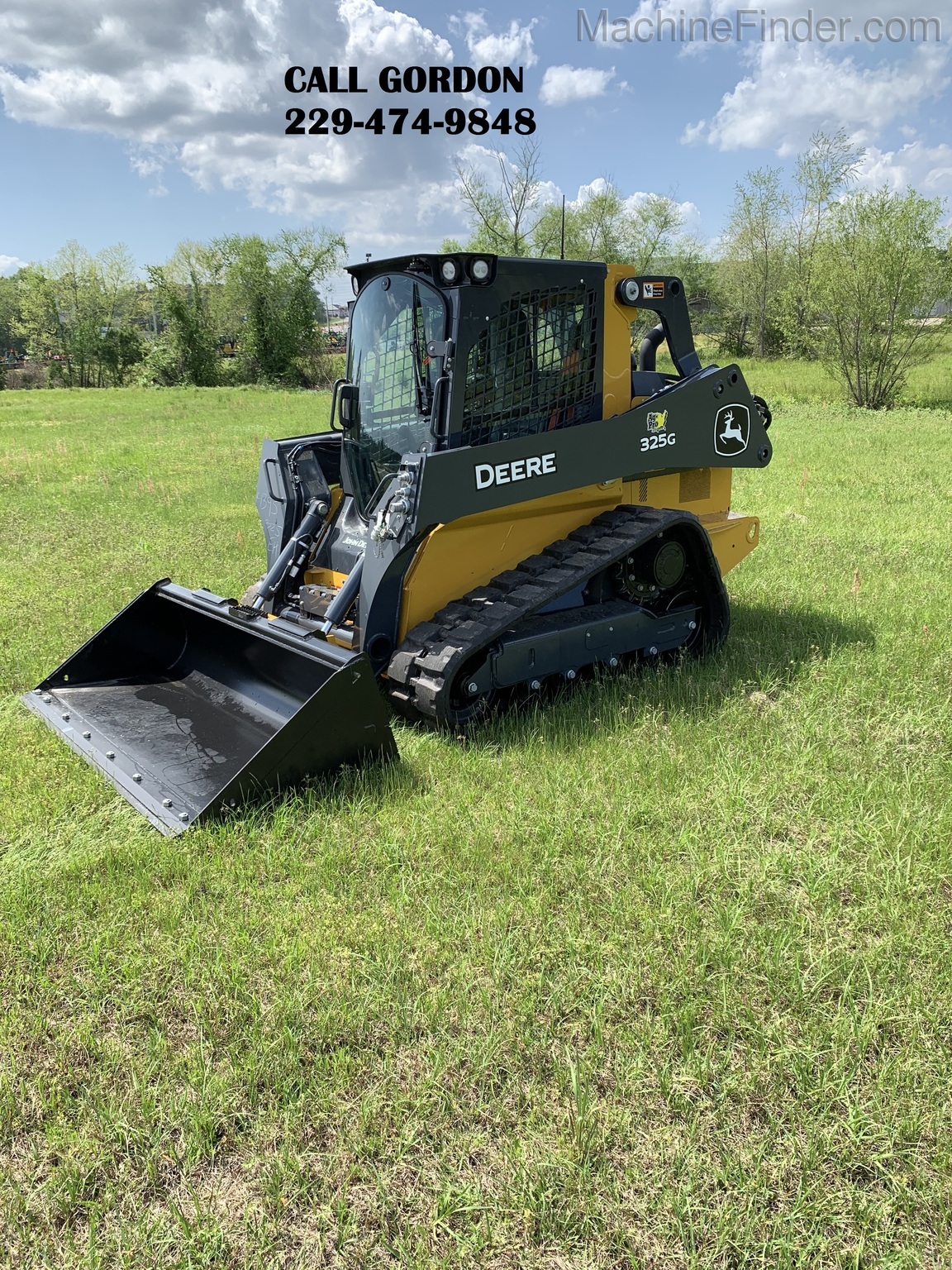 2020 John Deere 325G Image 2