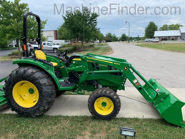 2020 John Deere 4044M Image 4