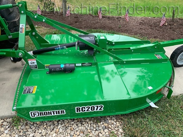 2020 John Deere 4044M Image 6