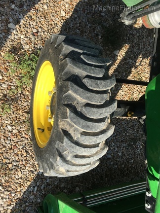 2016 John Deere 3032E Image 4