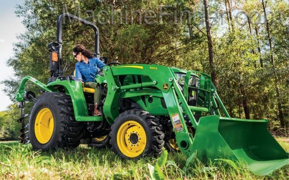 2020 John Deere 3043D Image 3