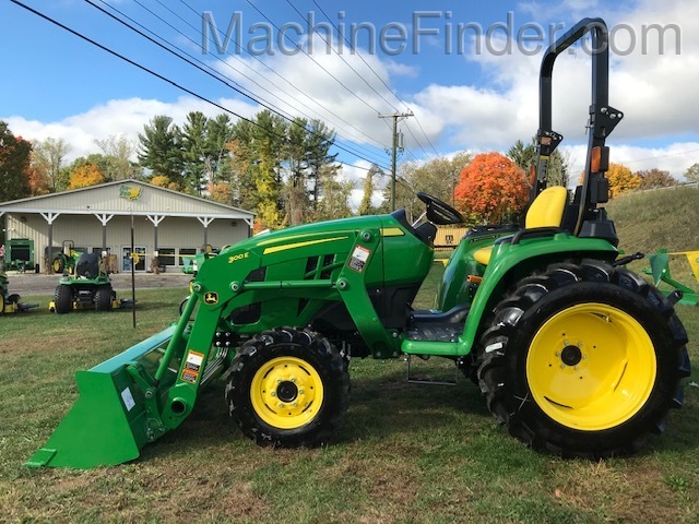 2020 John Deere 3038E Image 4