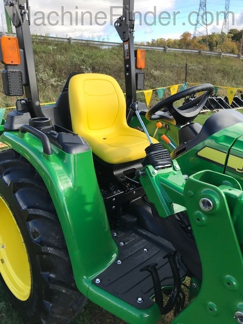 2020 John Deere 3038E Image 11