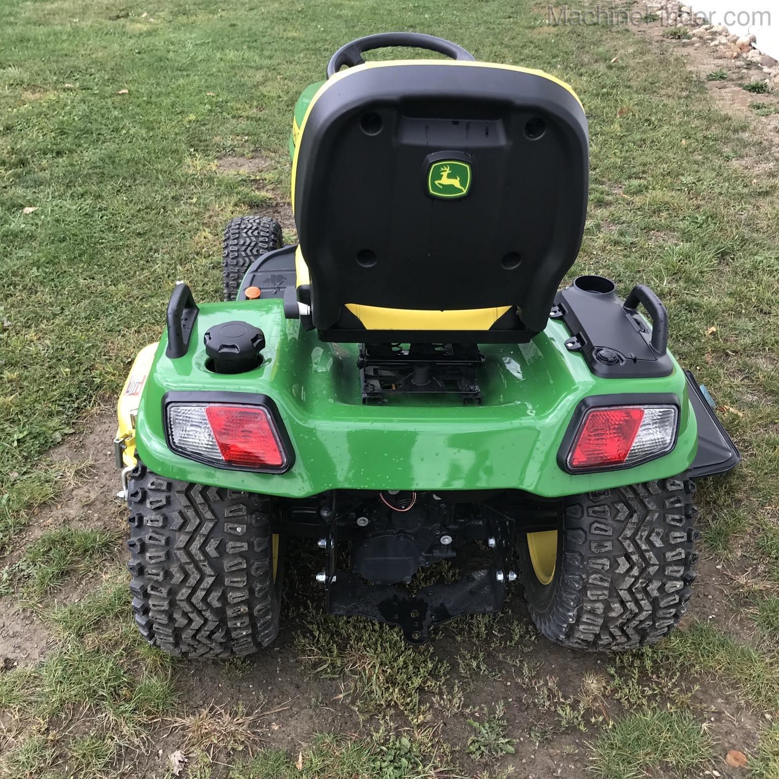 2020 John Deere X738 Image 7