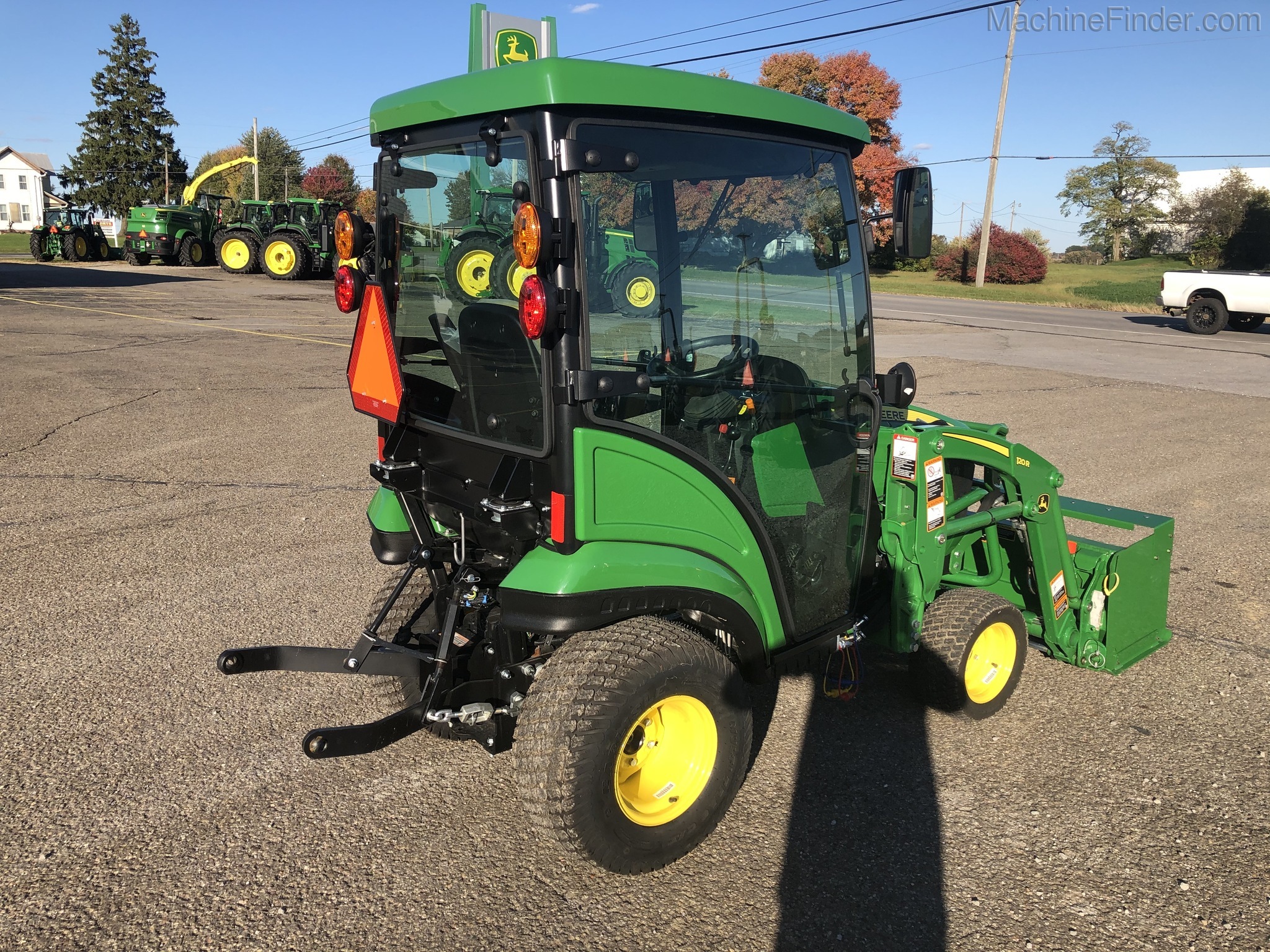 2019 John Deere 1025 Image 5