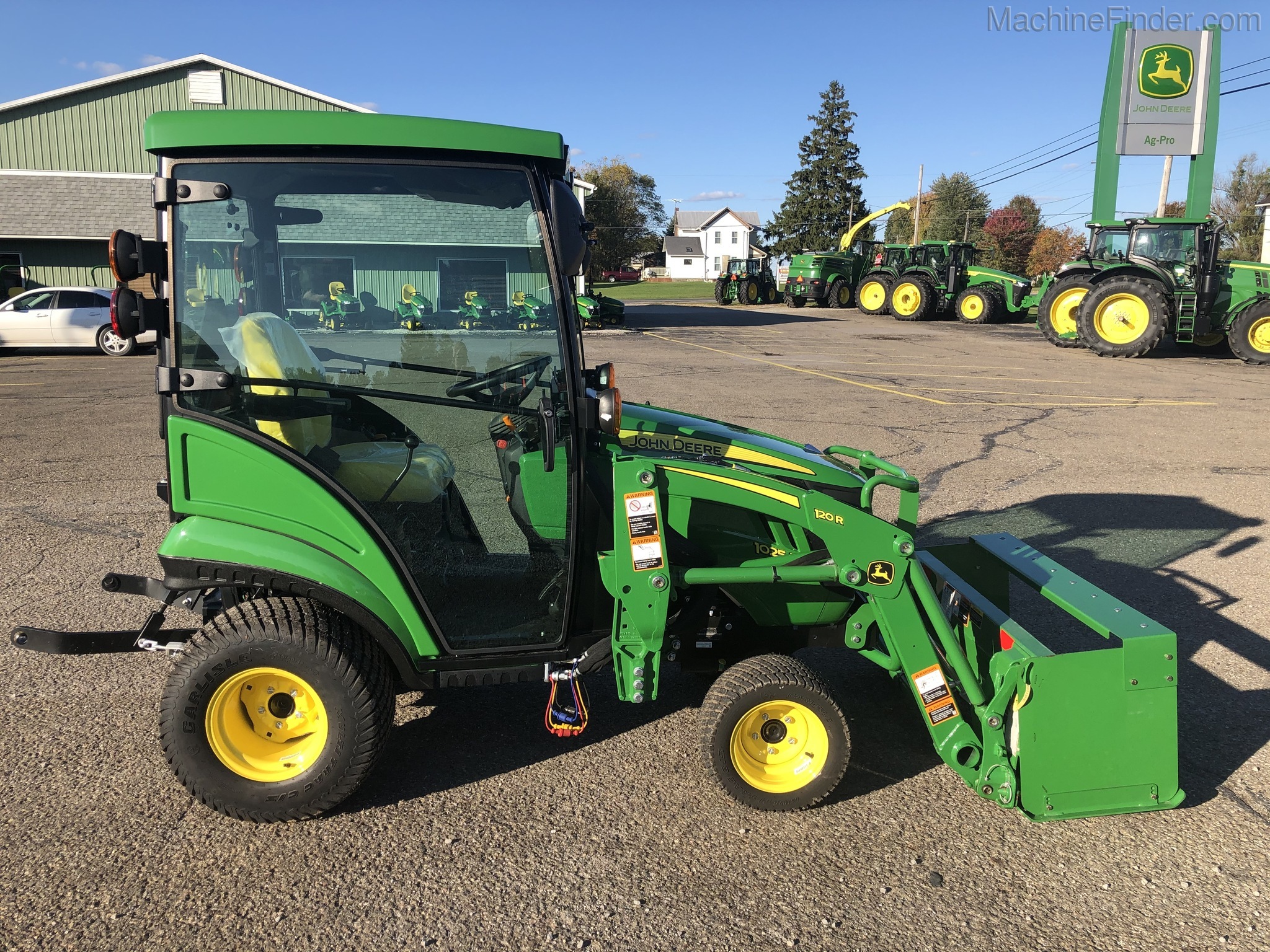 2019 John Deere 1025 Image 6