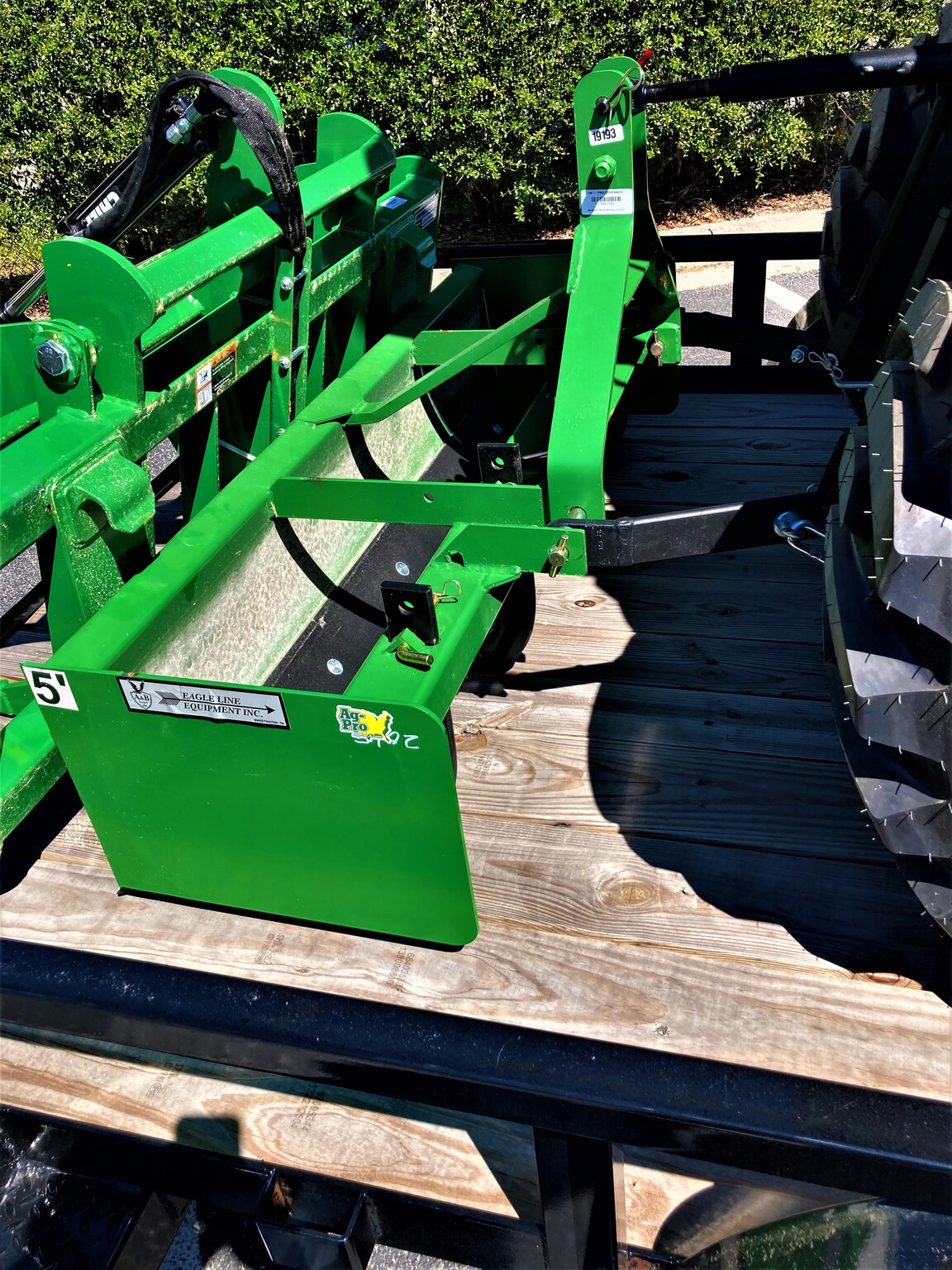 2023 John Deere 3025E Image 6