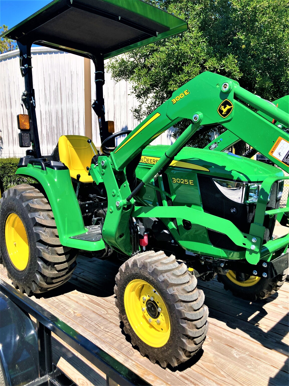 2023 John Deere 3025E Image 5