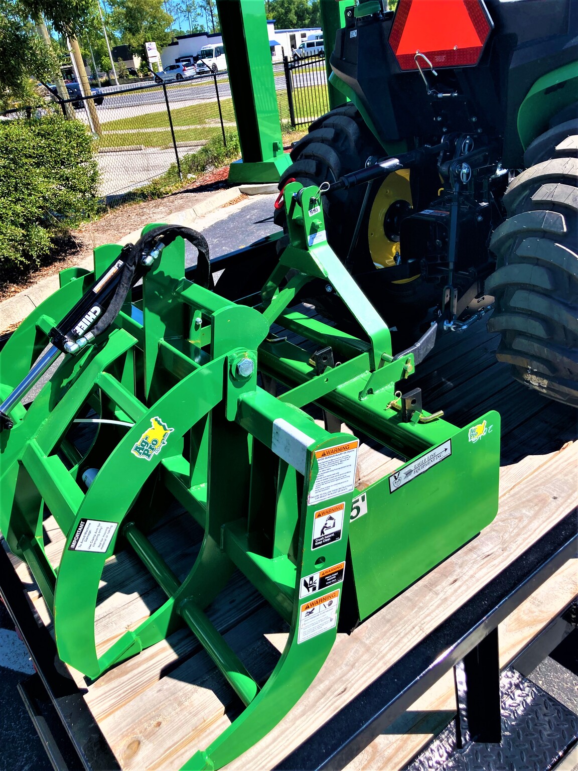 2023 John Deere 3025E Image 8