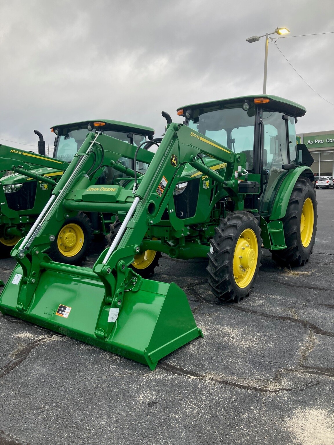 2024 John Deere 5075E Image 1