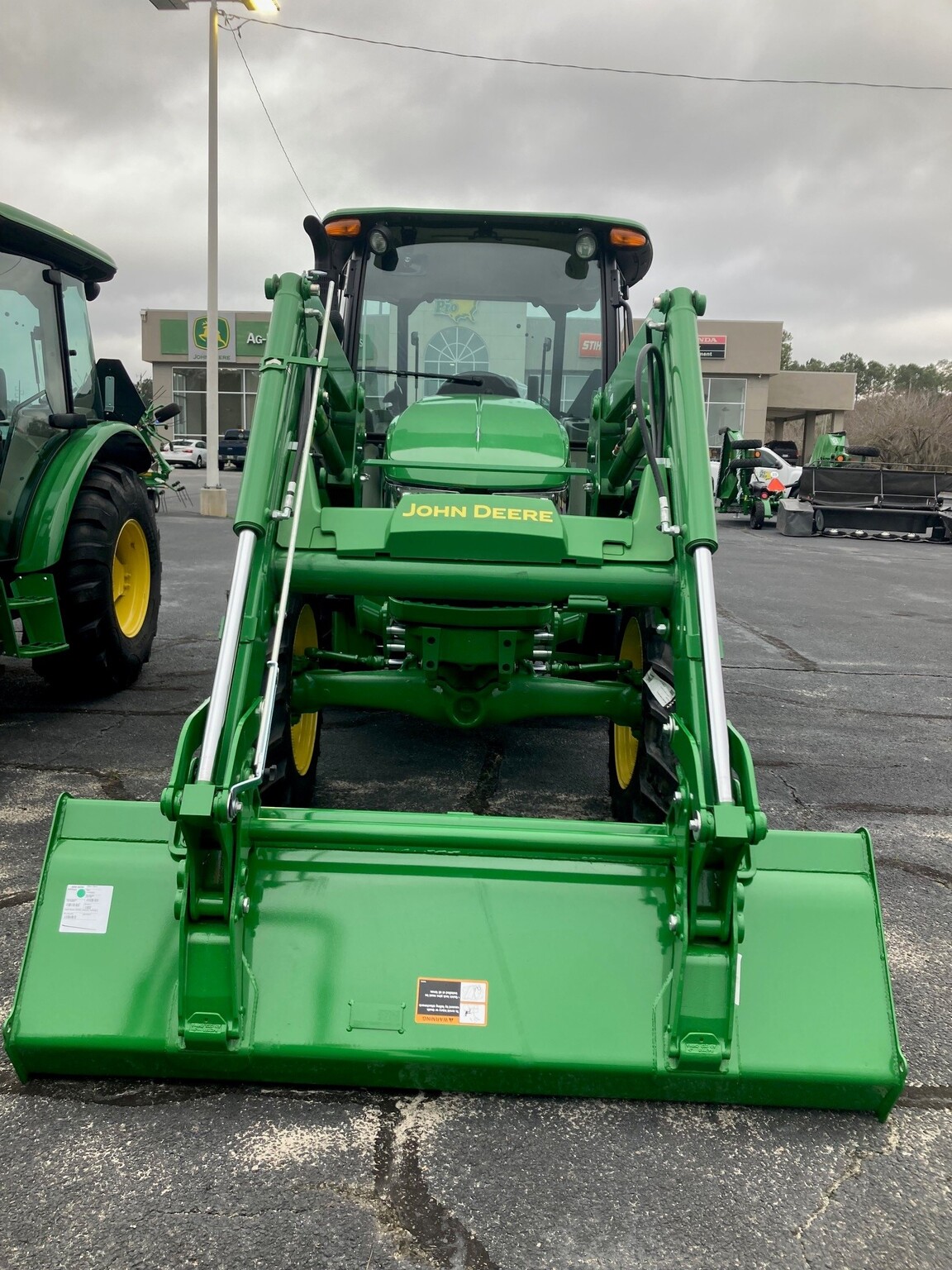 2024 John Deere 5075E Image 2