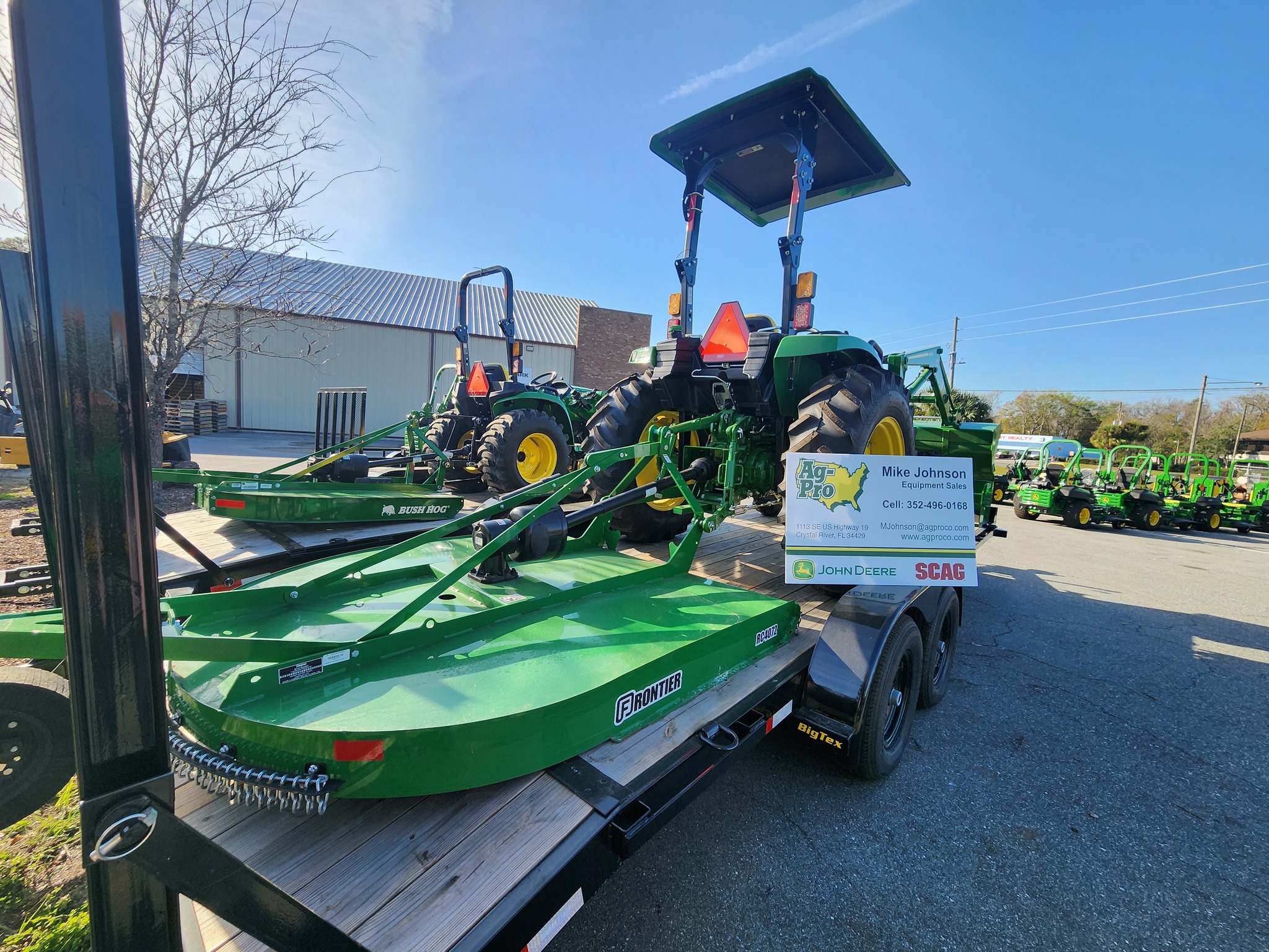 2023 John Deere 4044M Image 6