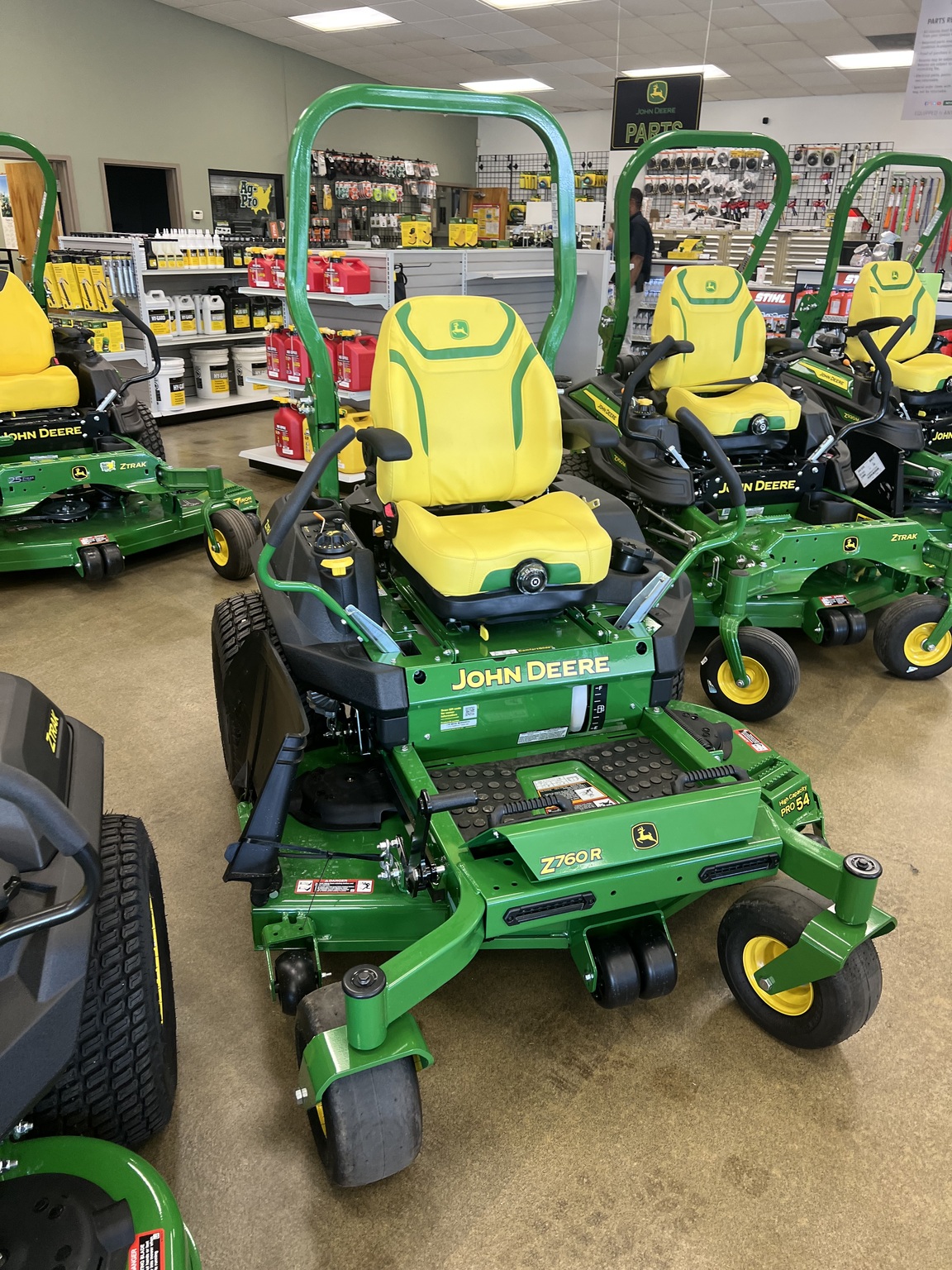 2023 John Deere Z760R Image 4