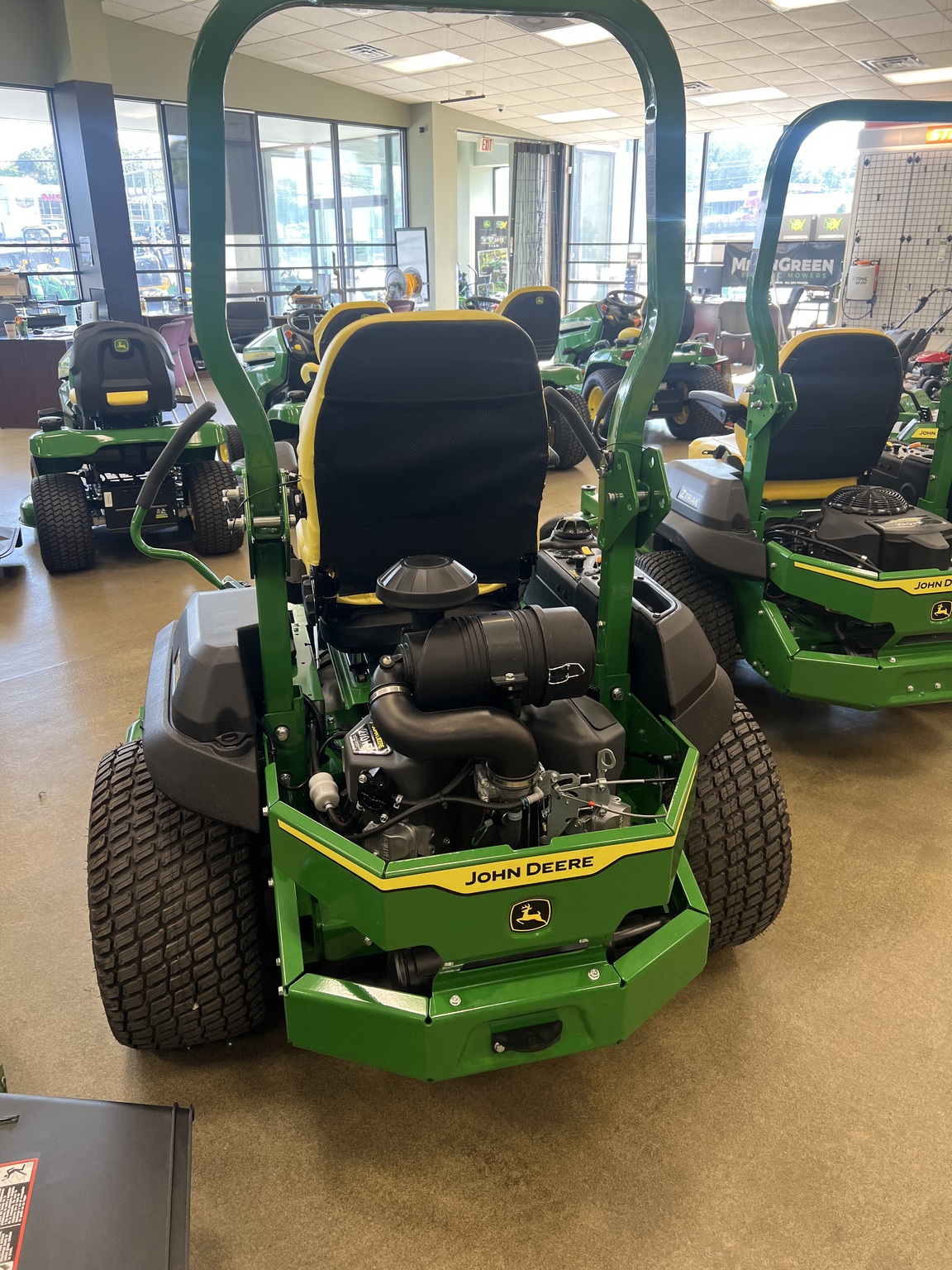 2023 John Deere Z760R Image 2