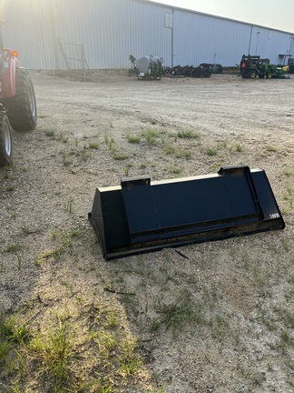 2022 Mahindra 1640 Photo 3